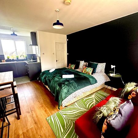 Studio Annexe By Papermill, Deeside - En-Suite, Heswall Εξωτερικό φωτογραφία